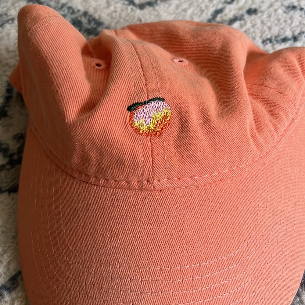 Peach hat - Picture 2 of 6